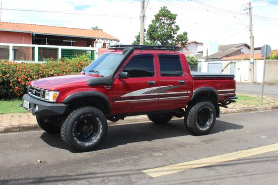 TOYOTA HILUX 2.8 4X4 CD 8V DIESEL 4P MANUAL